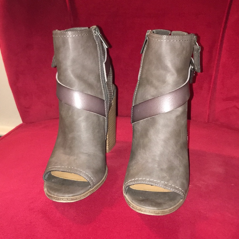 Open Toe Booties - Picture 3 of 3